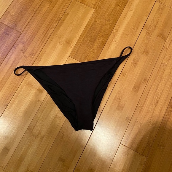 Zulu and Zephyr Black Tri-Cup Bikini Bottoms - Picture 2 of 4